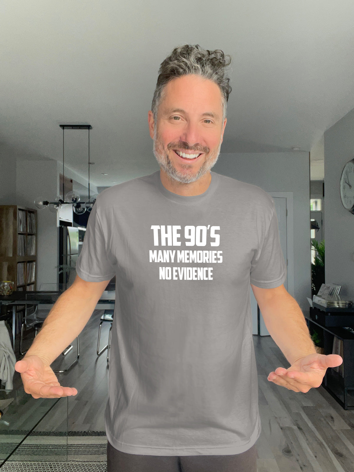Soft Tee - The 90s, Many memories no evidence - Unisex