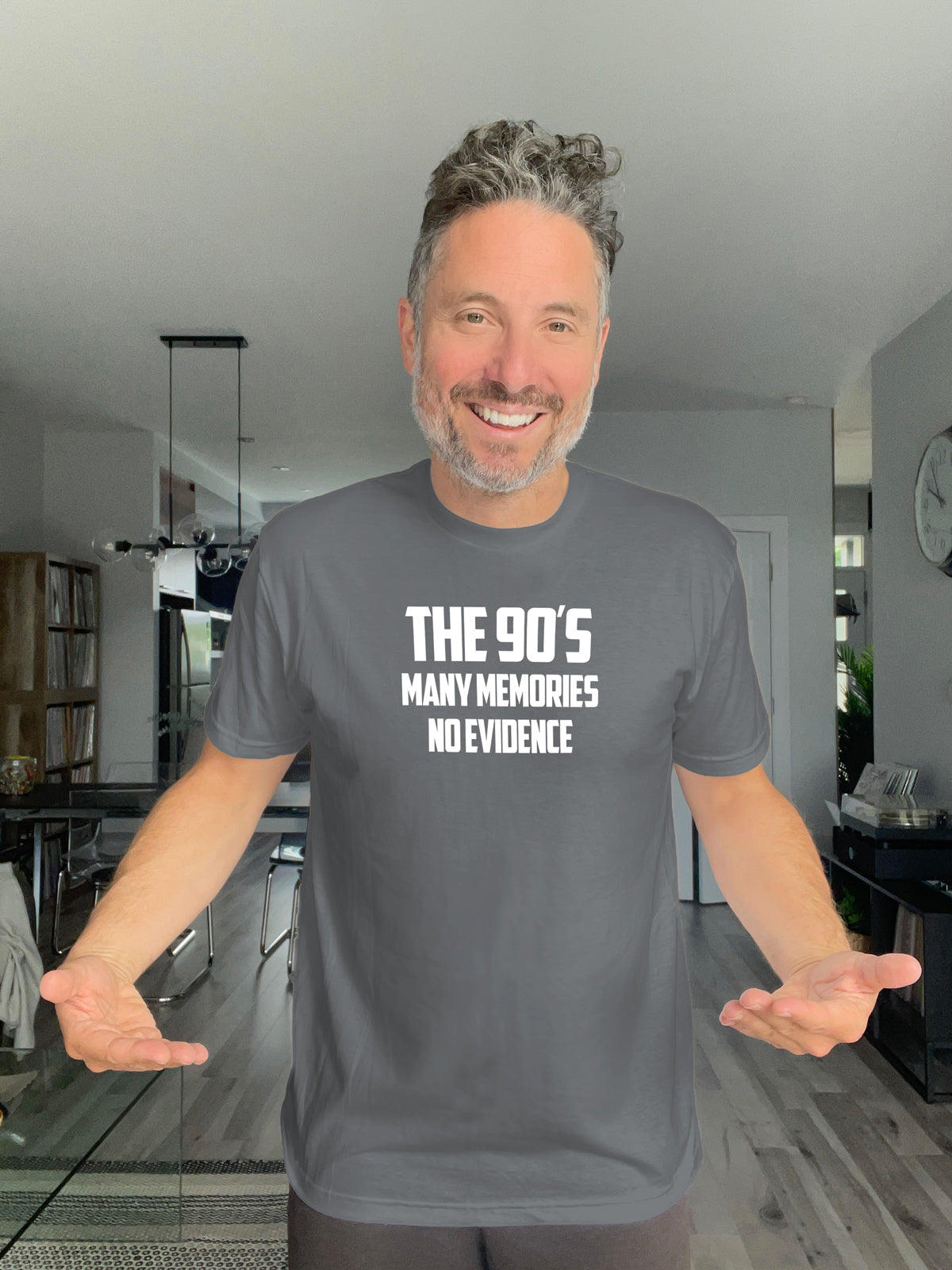 Soft Tee - The 90s, Many memories no evidence - Unisex